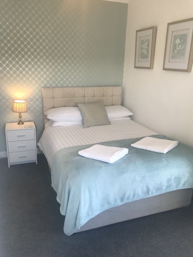 Highcliffe Hotel 11/48