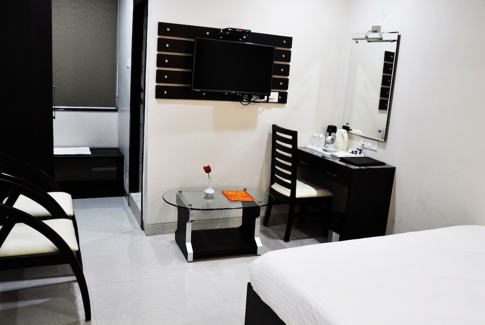 Savera A Business Luxury Hotel 13/26