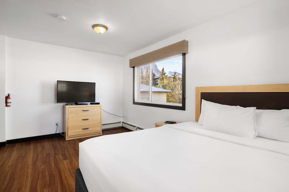 Canmore Rocky Mountain Ski Lodge 78/118