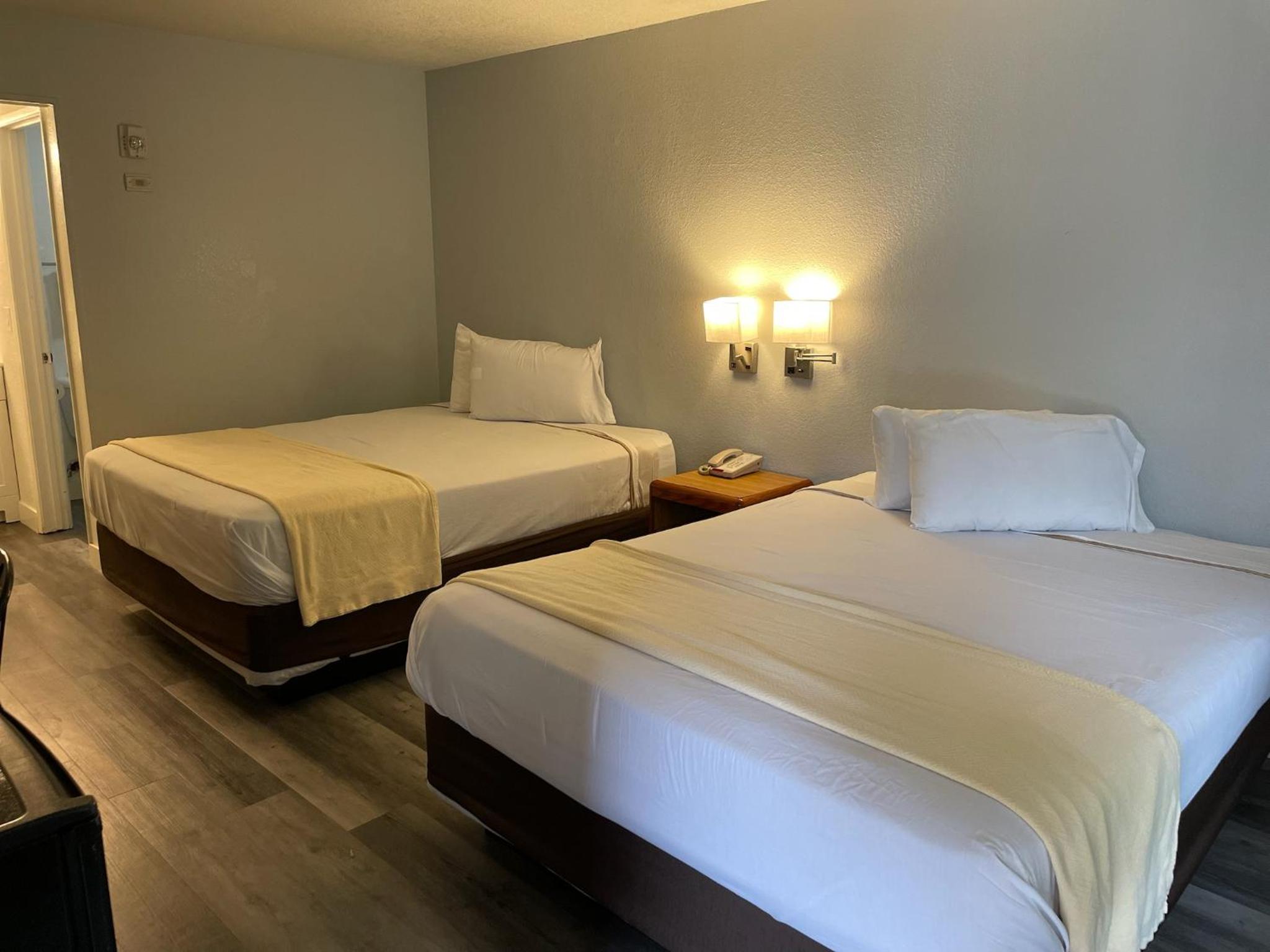 Room, 2 Queen Beds, Smoking