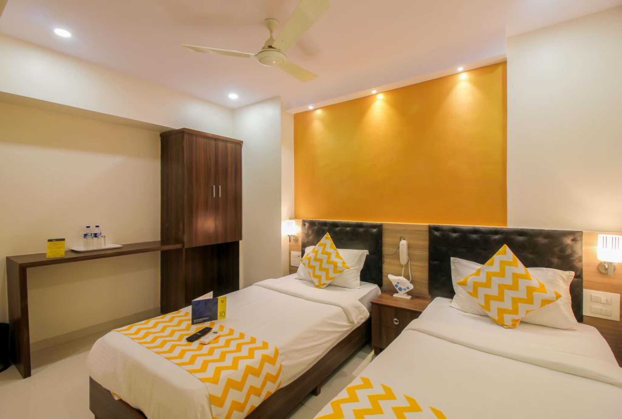 Fabhotel Hill Park Mumbai Airport 4/23