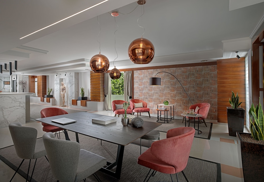 Blazer Suites 56/64