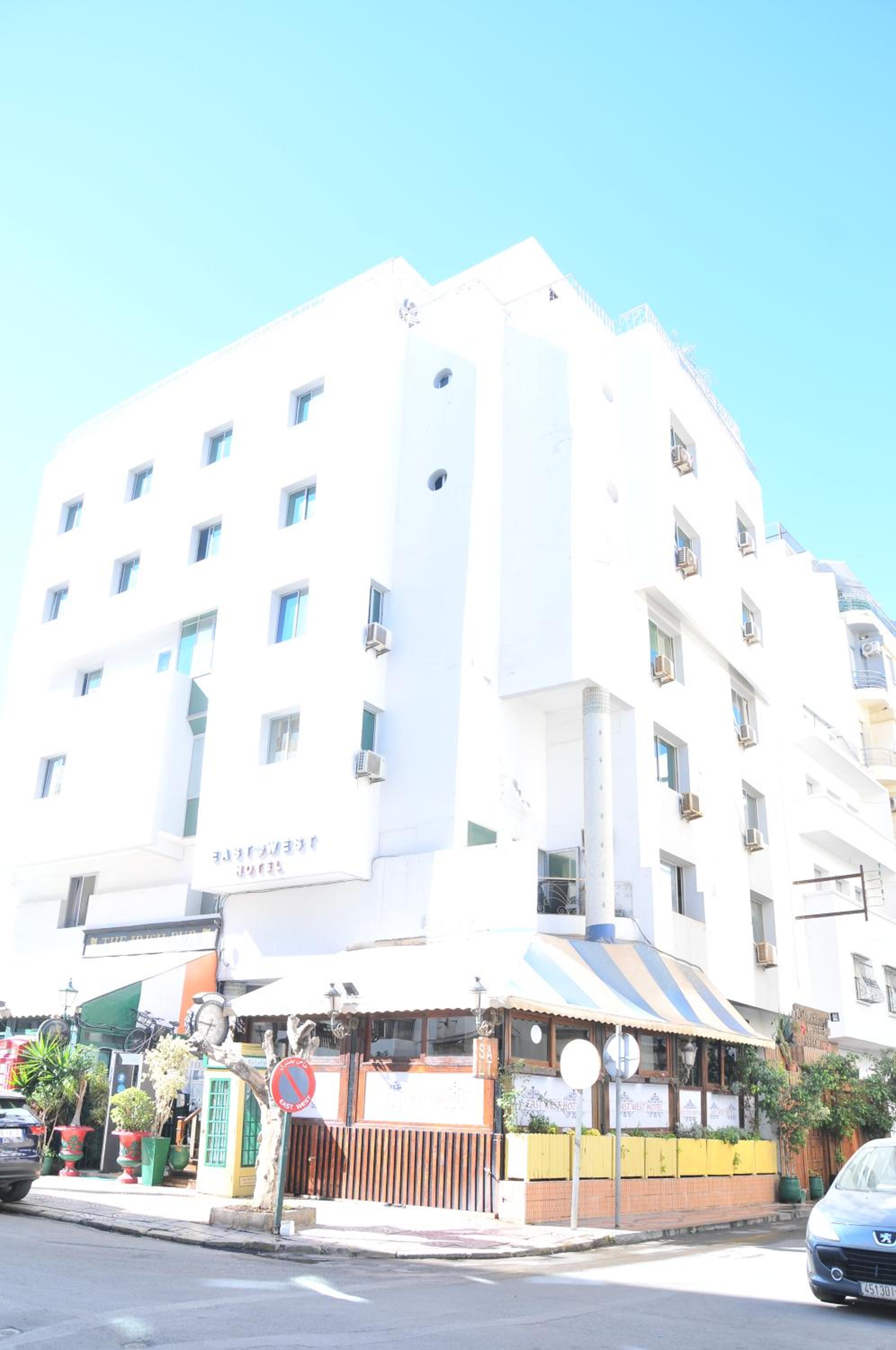 Hotel East West 2/50