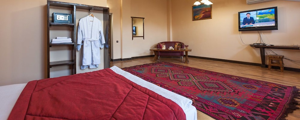 Saraichik Hotel 14/52