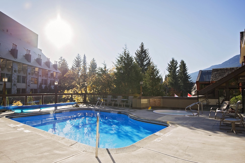 Whistler Village Inn Suites 28/73