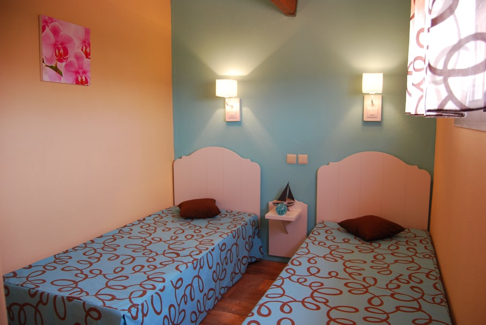 1 BEDROOM, APARTMENT