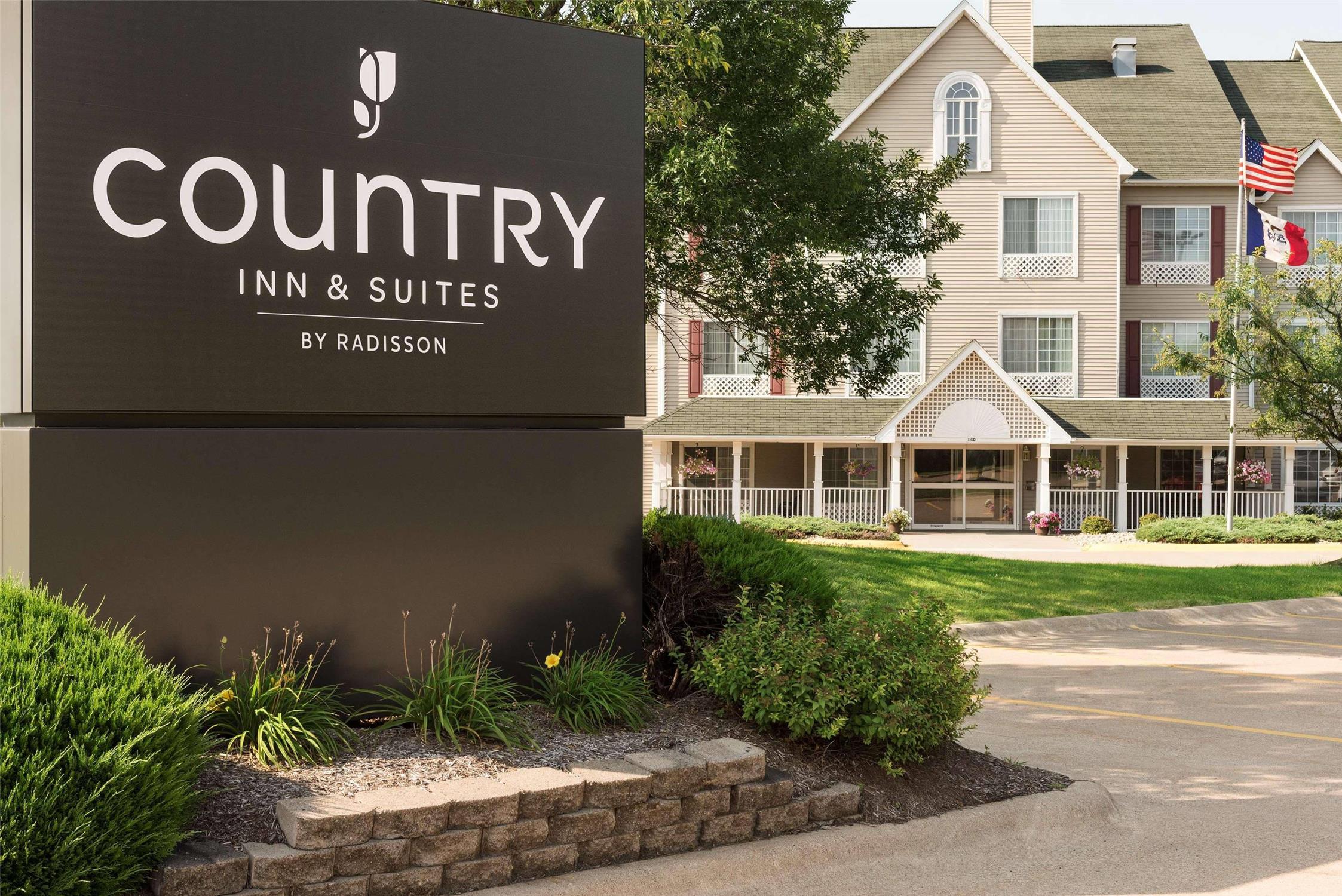 Country Inn & Suites by Radisson, Davenport - Quad Cities 1/17