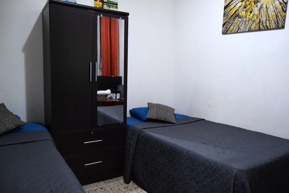 ECONOMY, TWIN BEDS, GARDEN VIEW, SHARED BATHROOM