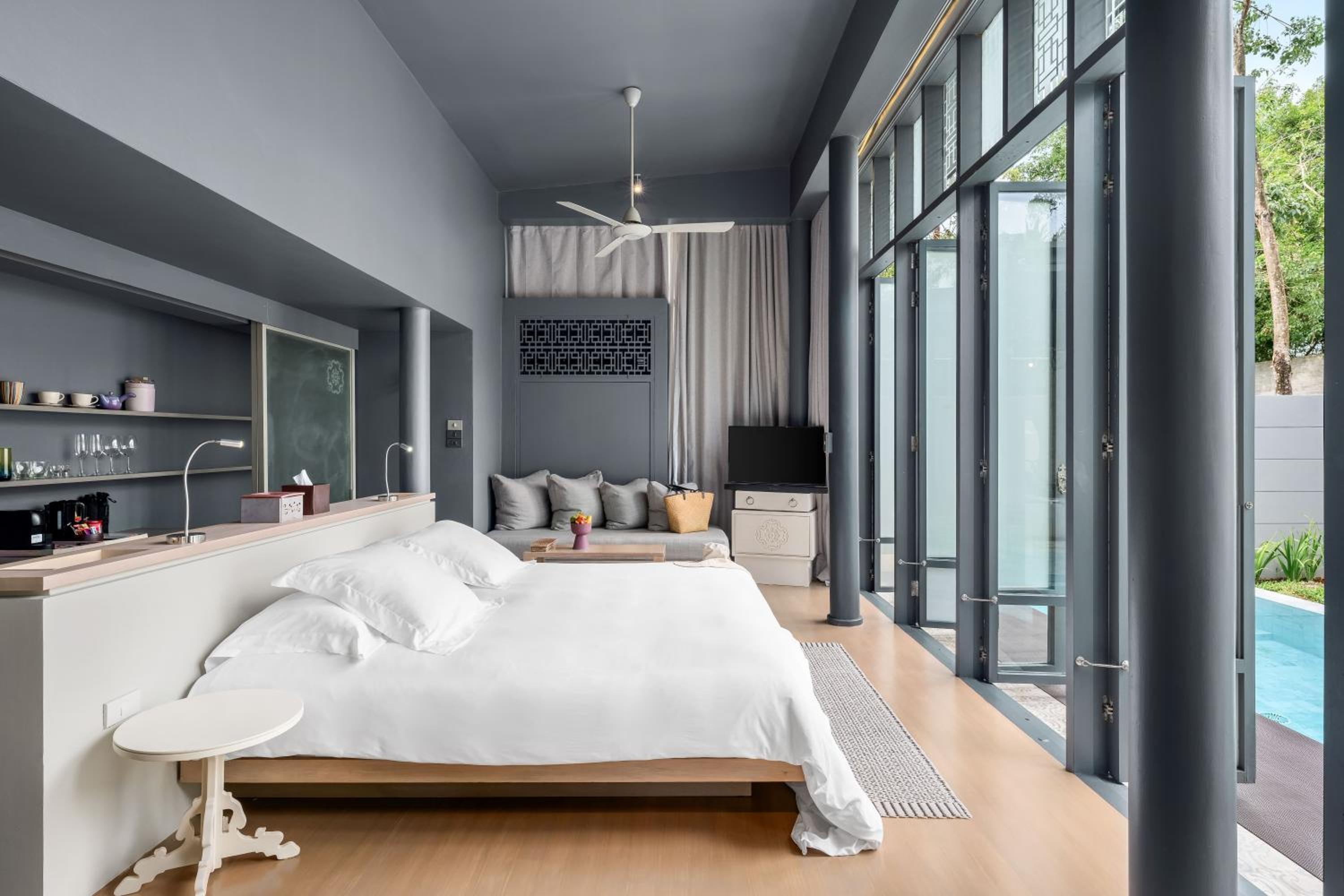 Connecting, Pool, Sala, Villa, King and Twin Beds