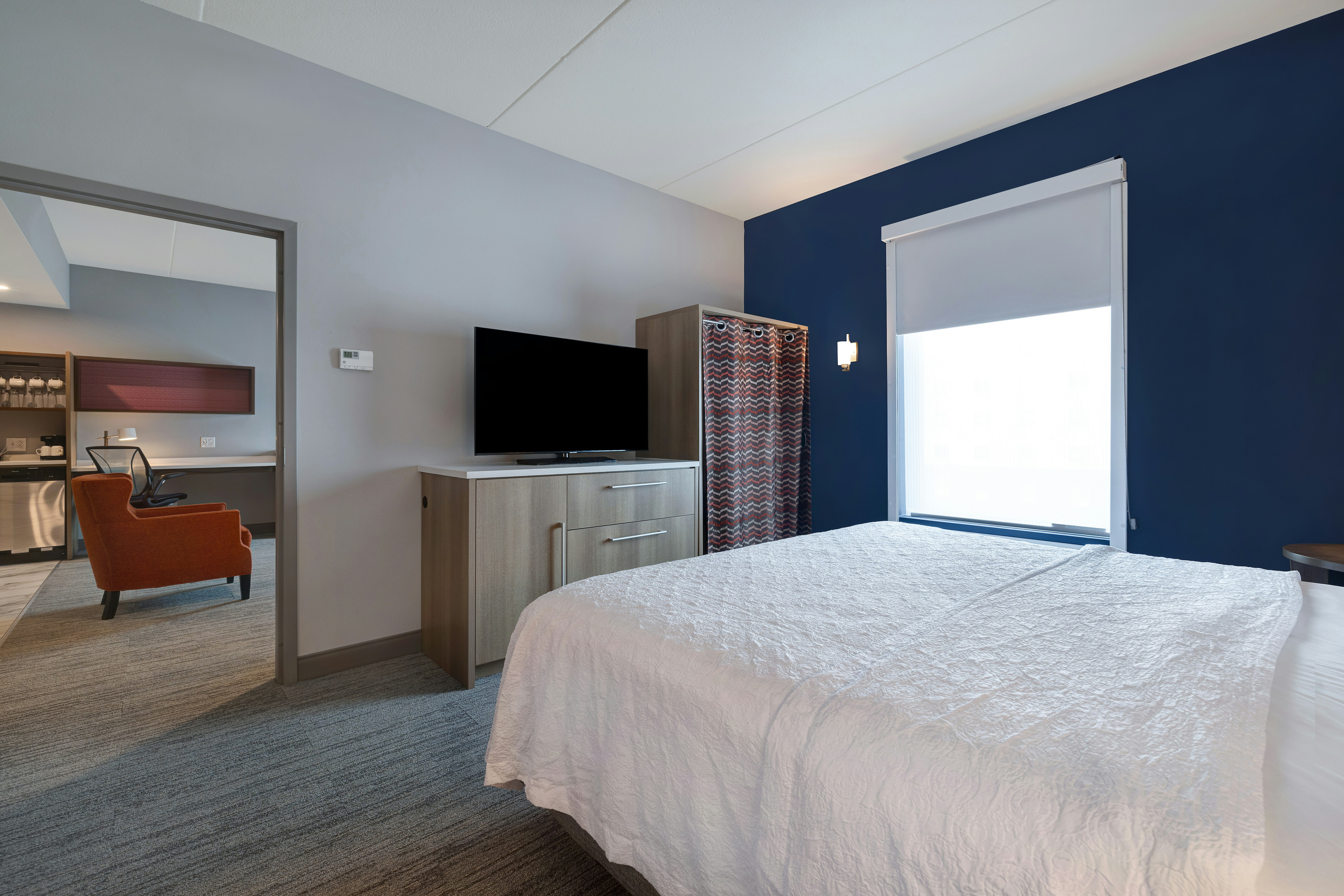 1 BEDROOM, SUITE, KING BED