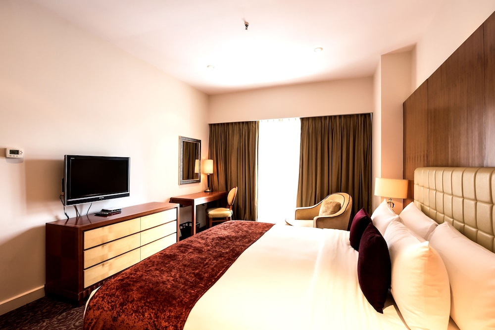 Oakwood Premier Prestige Ub City Bangaluru 32/55