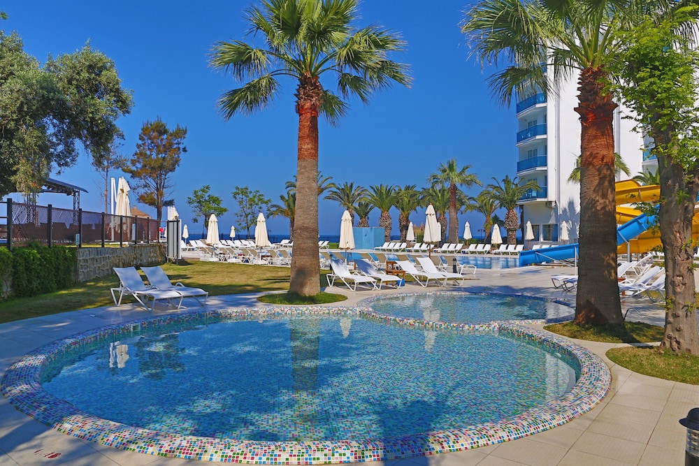 Festival Hotel Resort & Spa 3/79