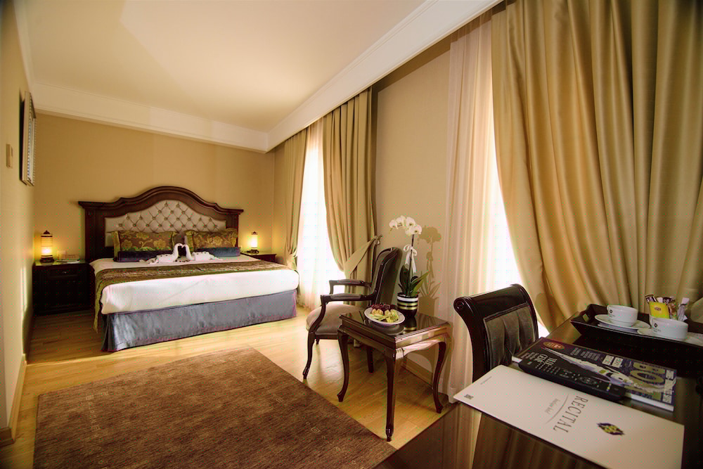 Recital Hotel 12/67
