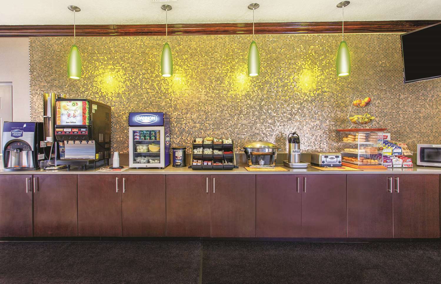 La Quinta Inn & Suites by Wyndham - Tampa South 21/27