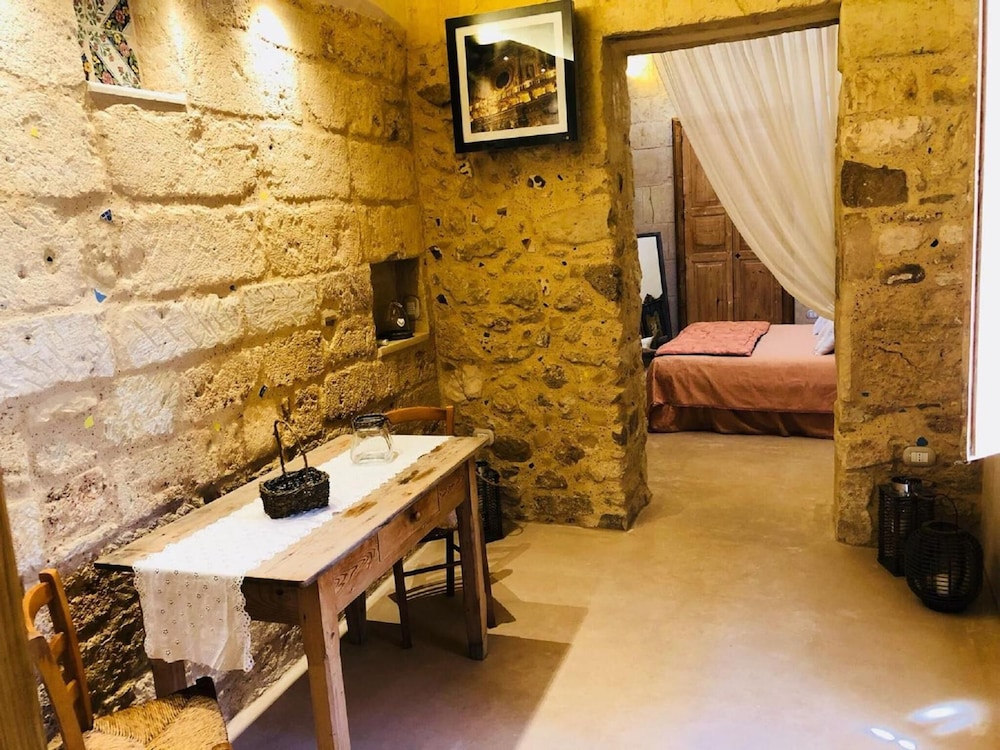 Borgo In Corte 56/72