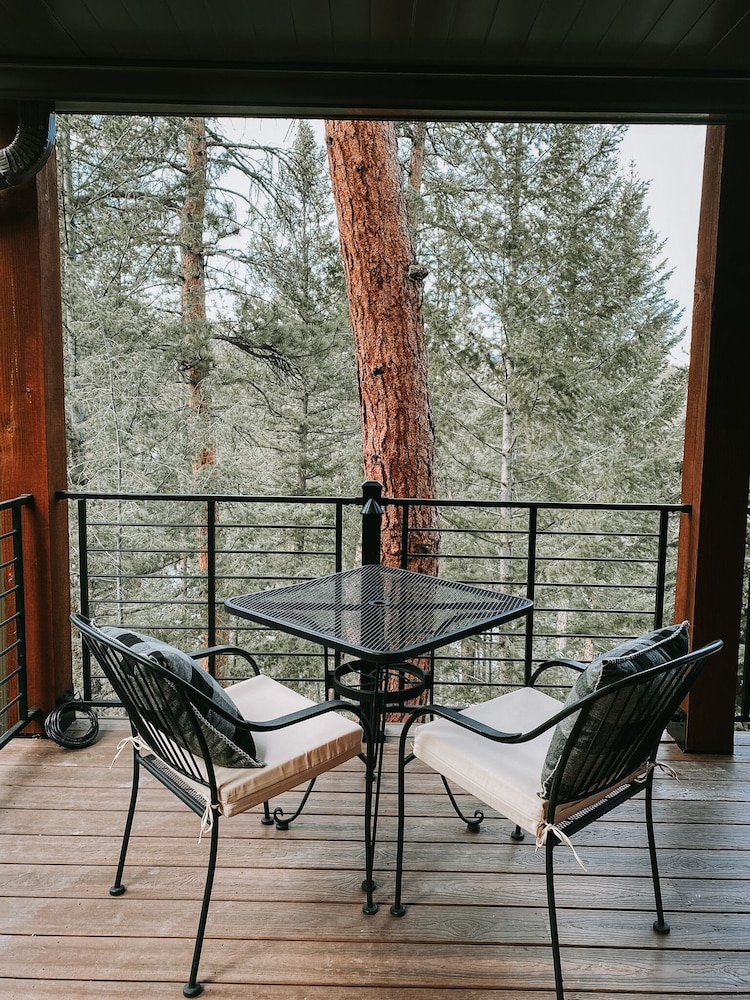 Juniper Mountain House 26/50