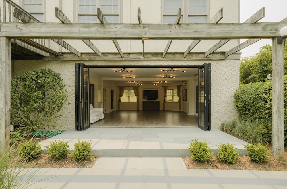 Sole East Resort 2/53