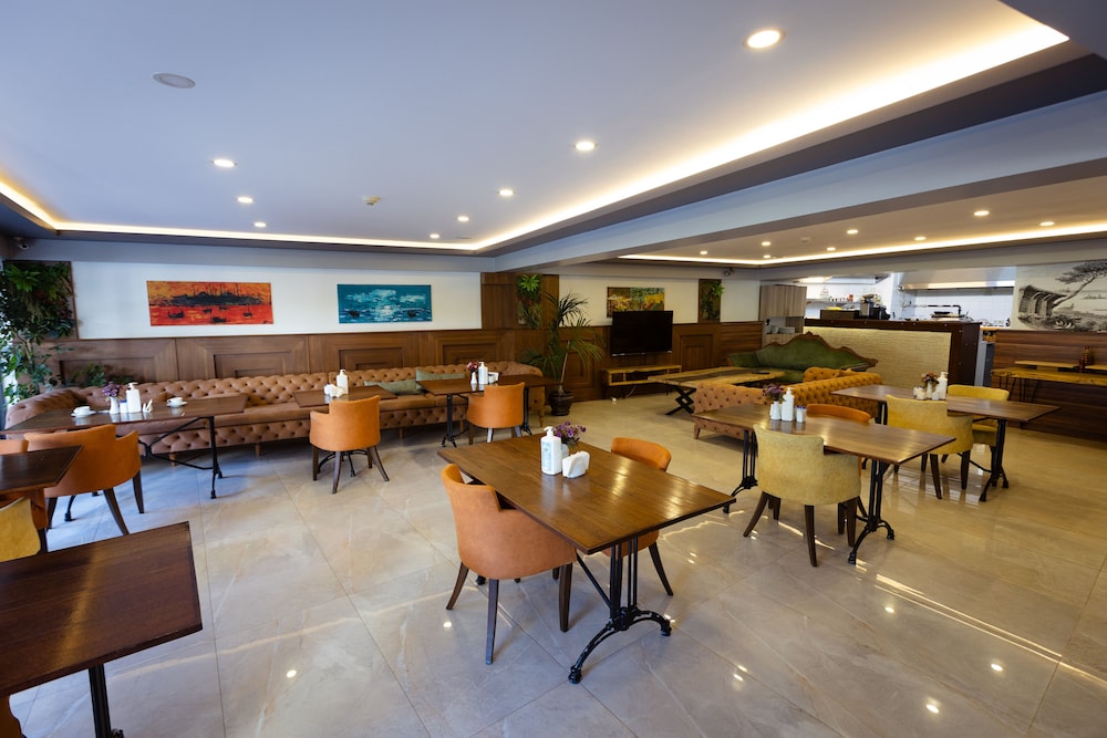 Asia Business Suites 41/50