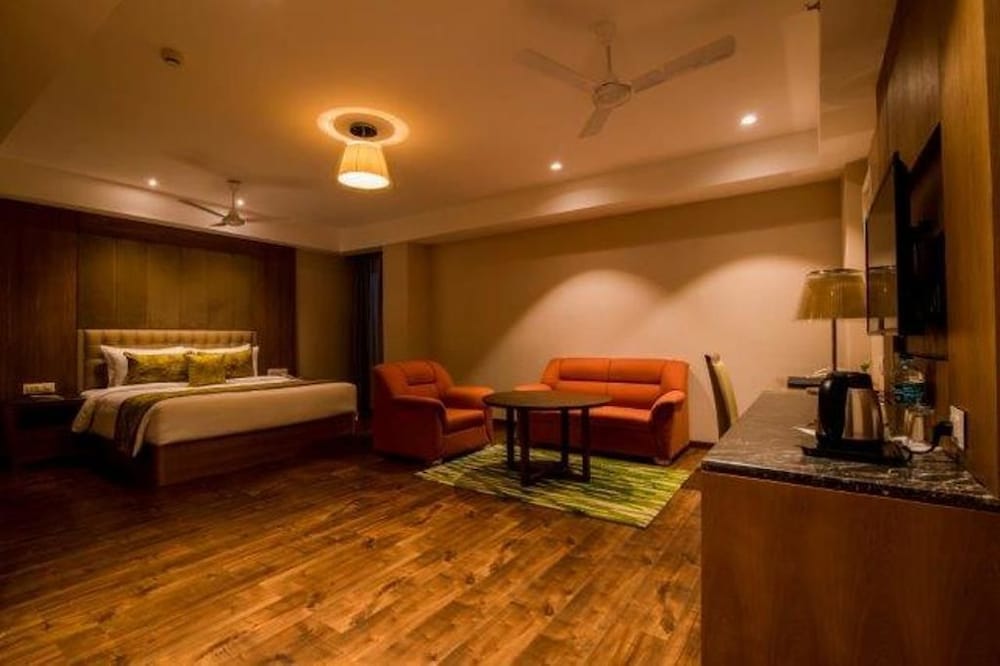 Lemon Tree Hotel Siliguri 23/31