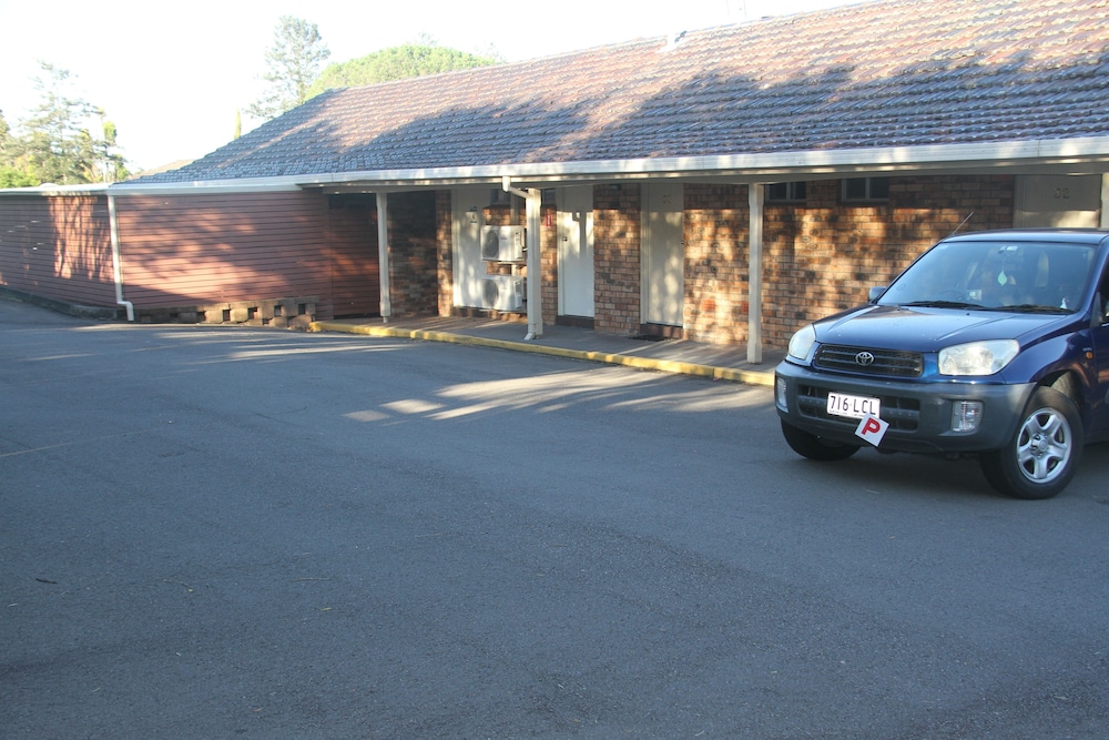 Sleepy Hill Motor Inn 34/50
