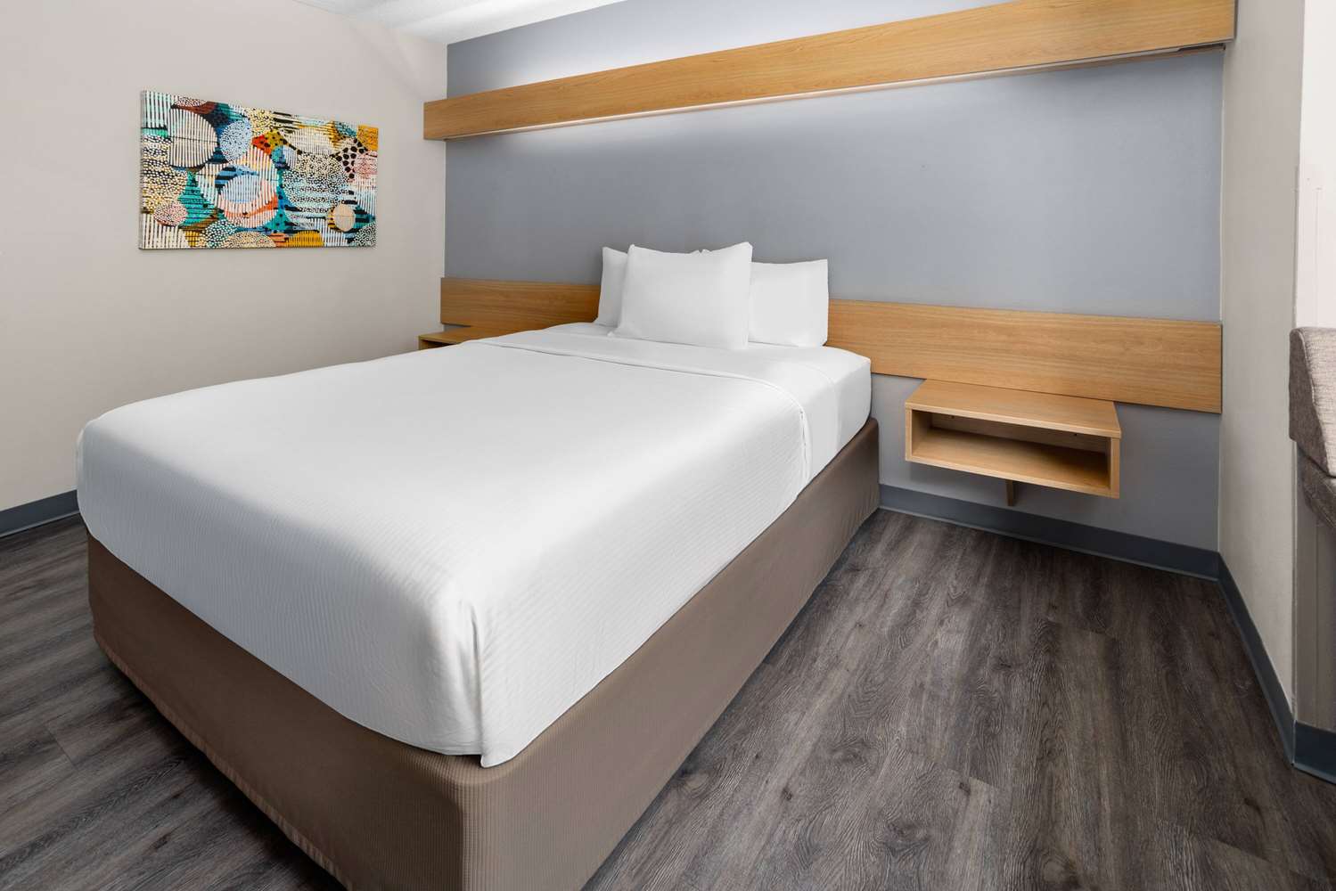 Microtel Inn & Suites by Wyndham Raleigh Durham Airport 12/32