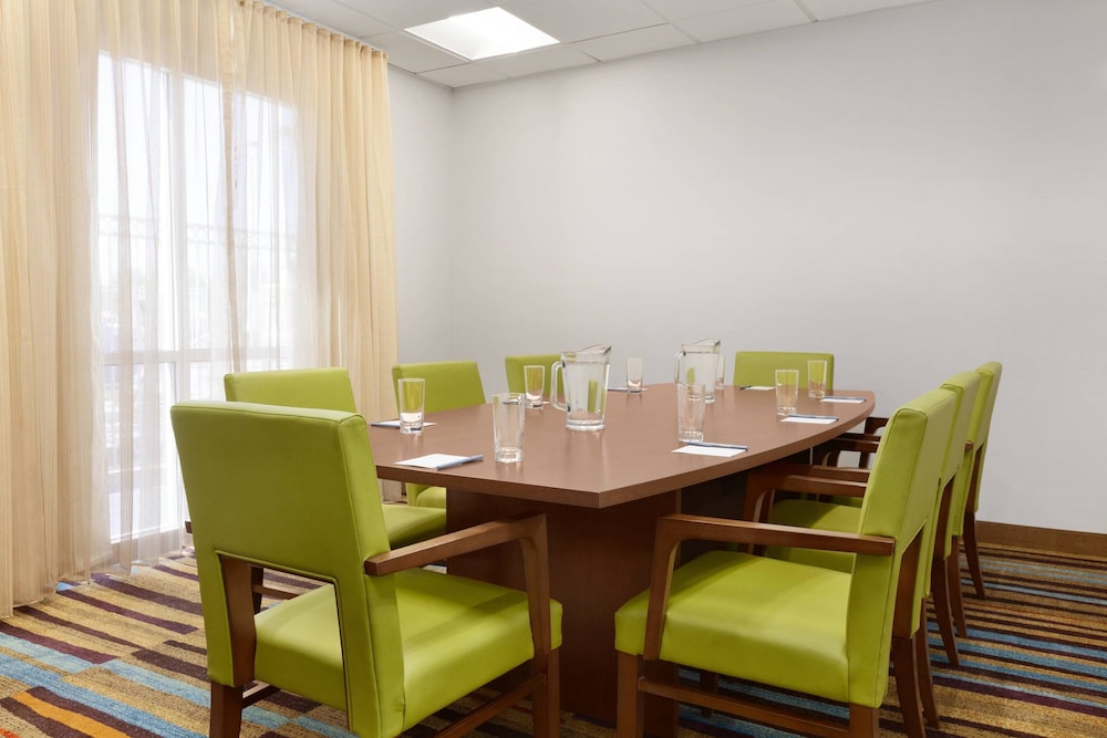 Fairfield Inn and Suites by Marriott Las Vegas South 45/57