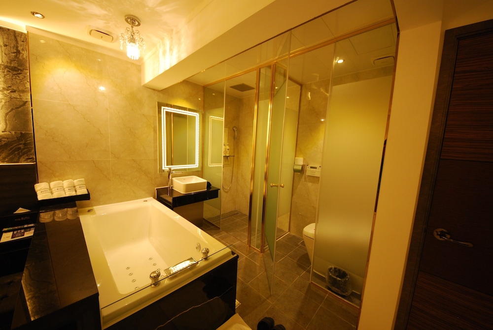 Hotel Buti 17/43