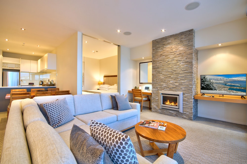 The Rees Hotel and Luxury Apartments 43/63
