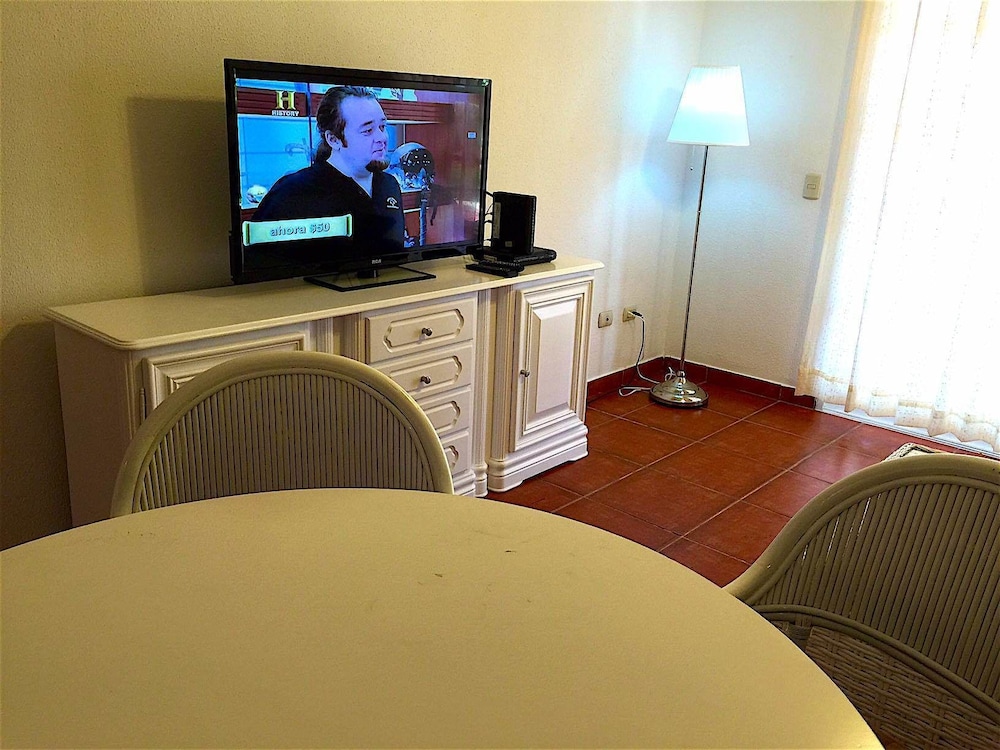 The Golf Suites 23/37