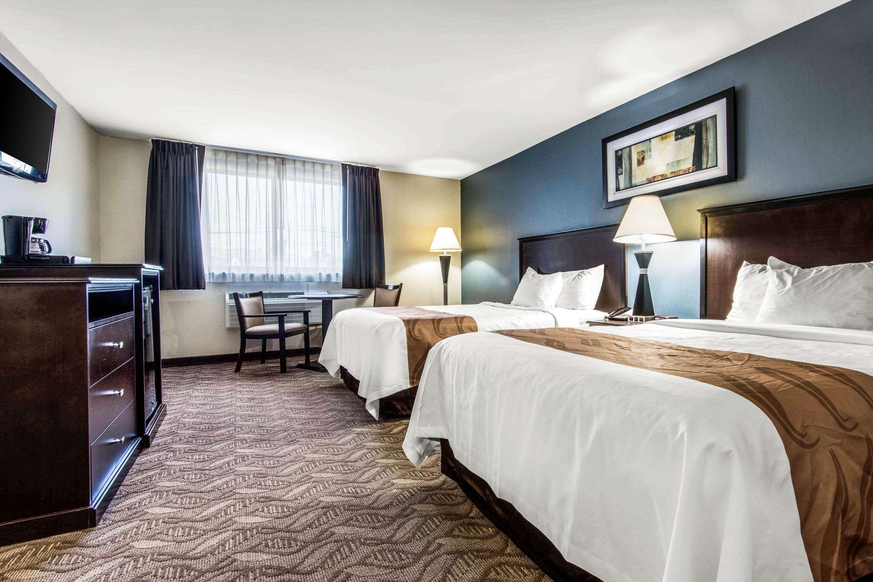 ROOM, 2 DOUBLE BEDS