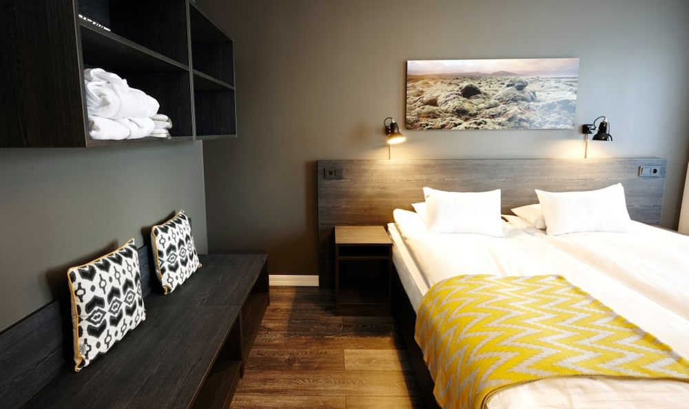 DELUXE, KING BED, BALCONY