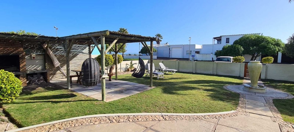 Sandra's Guest House 43/55