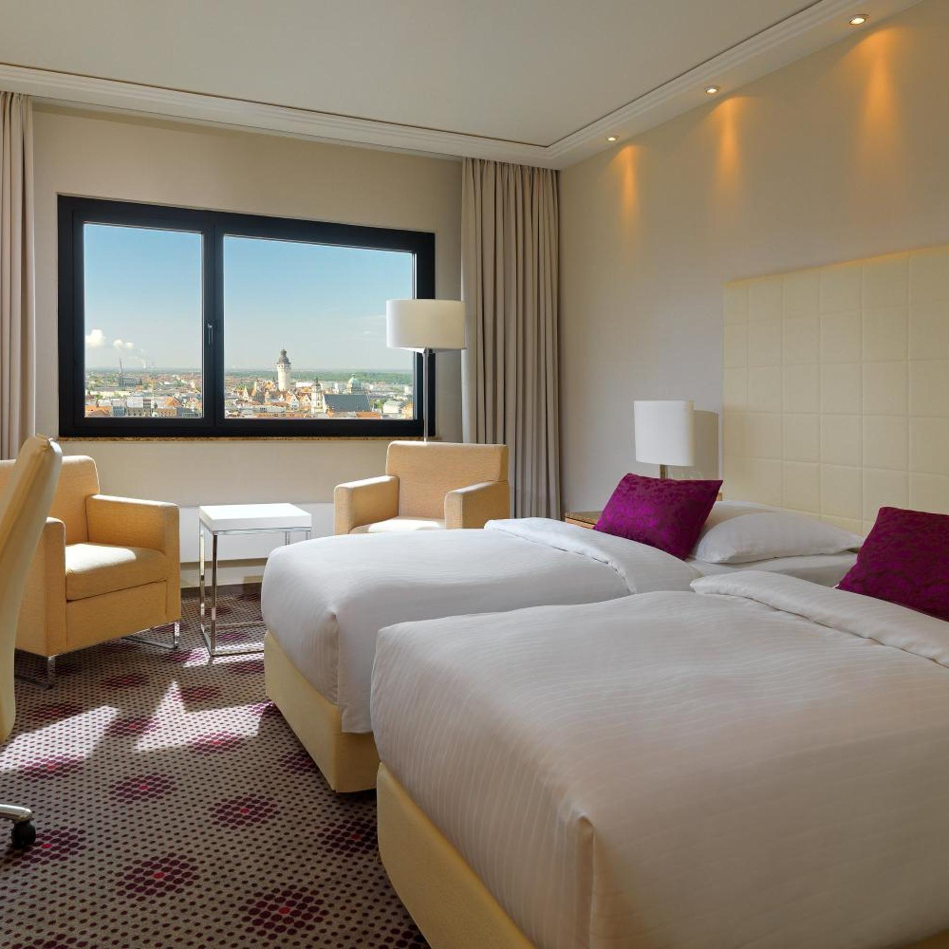 Guest Room, Deluxe, King Bed, City View