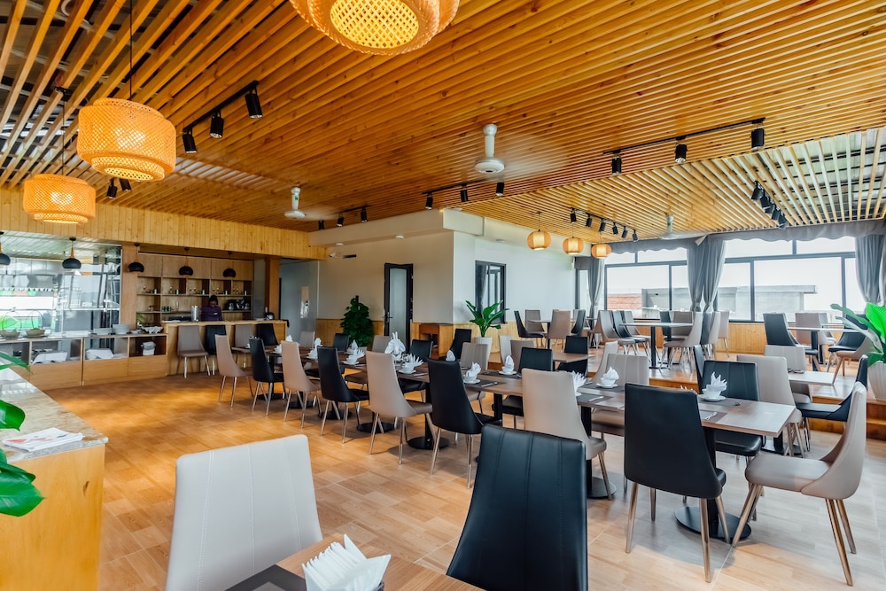 Luxor Hotel Phu Quoc 54/64