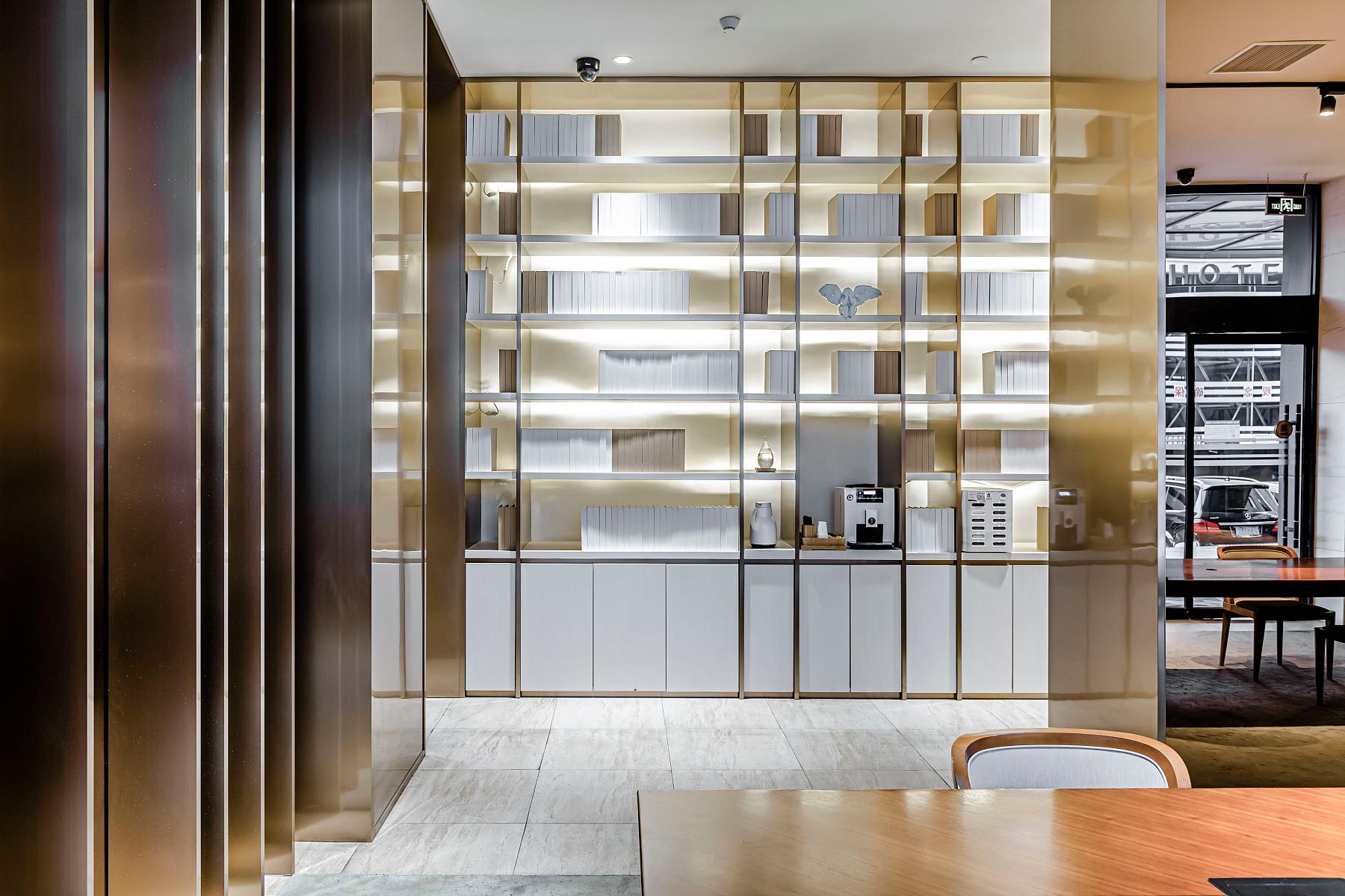 Ji Hotel (Shanghai Railway Station Tianmu West Road) 4/41
