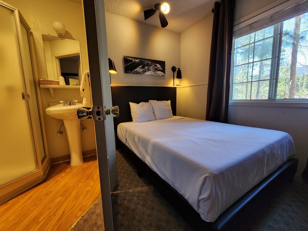 Cinnamon Bear Inn 29/80