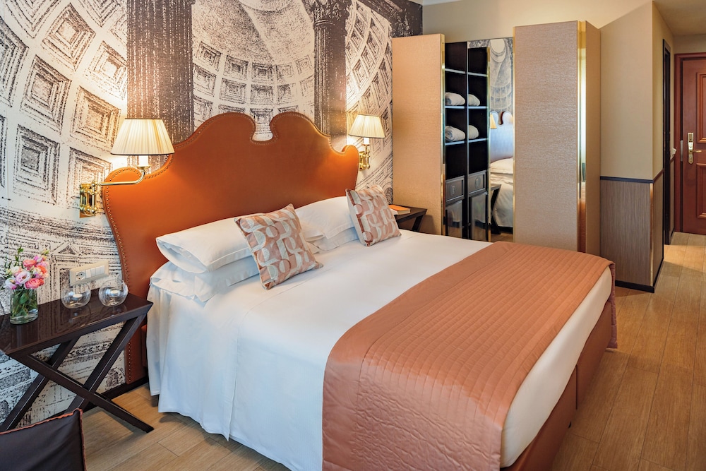 DELUXE, DOUBLE OR TWIN BED
