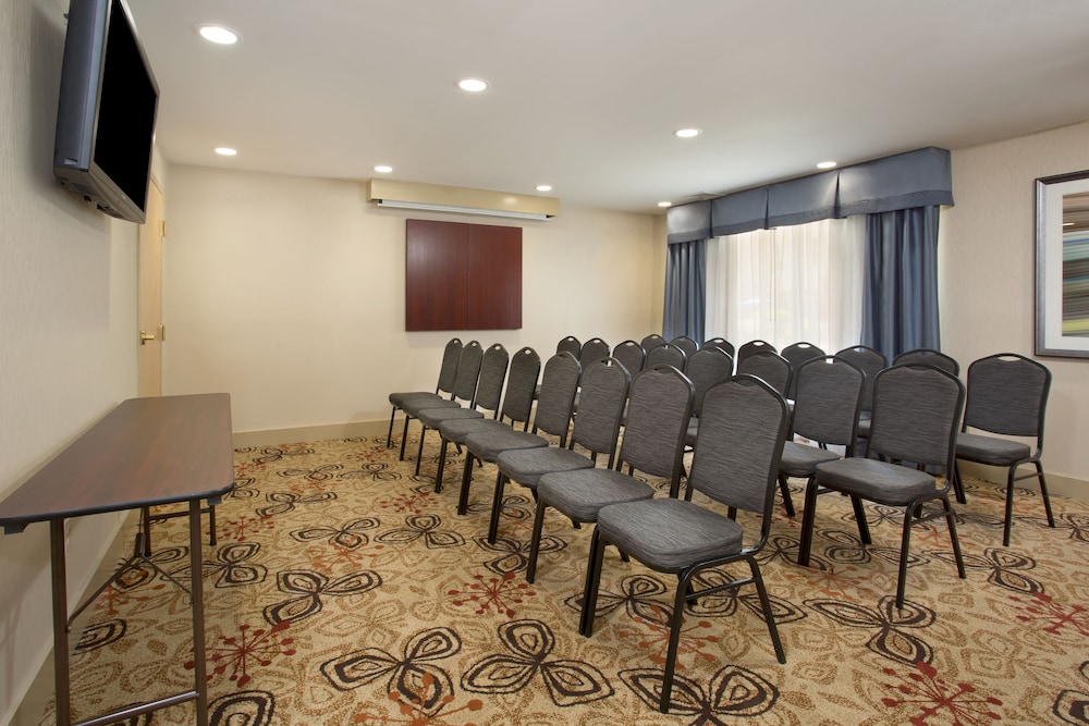 Holiday Inn Express Berea 41/44