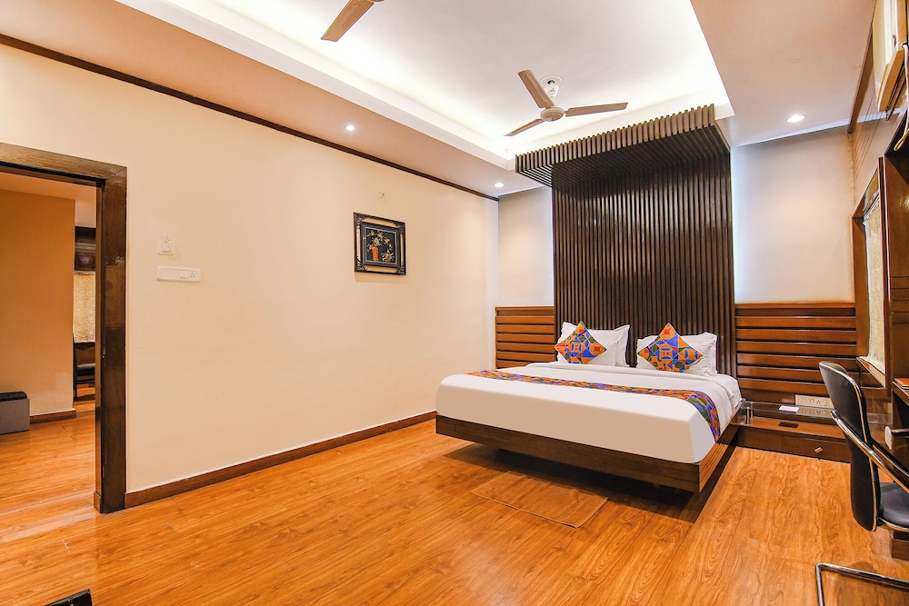 OYO Premium Hinoo Ranchi 18/53