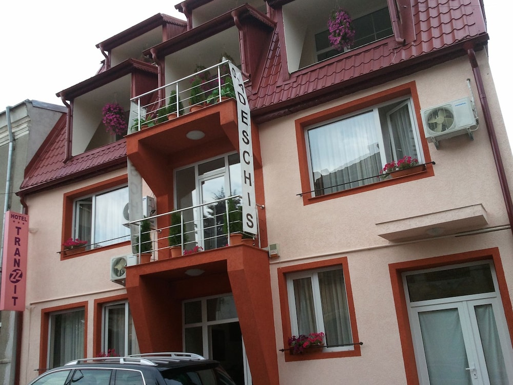 Tranzzit Hotel 4/44
