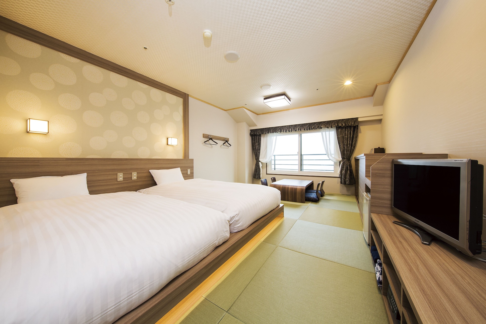 JAPANESE WESTERN, TWIN BEDS, 2 FUTON BEDS