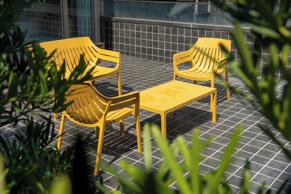Home Hotel Xin Yi Branch 63/65