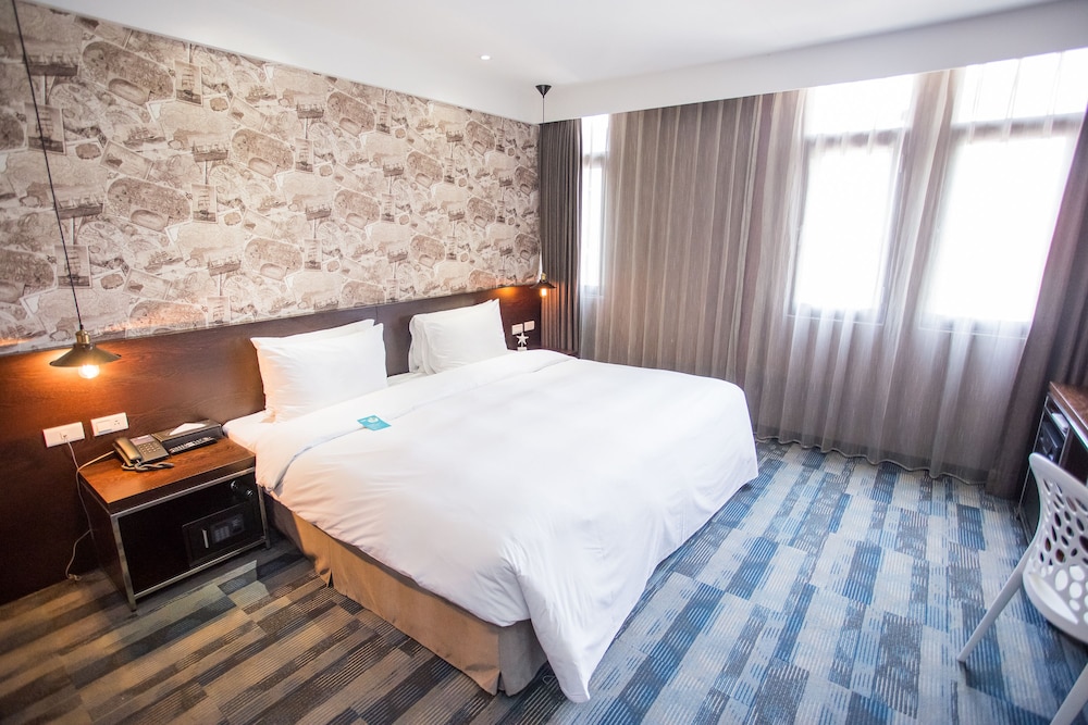 Deluxe, King Bed