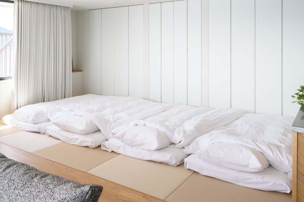 Suite, 4 Futon Beds, Ocean View, East Wing، Miyajima Coral 2/7
