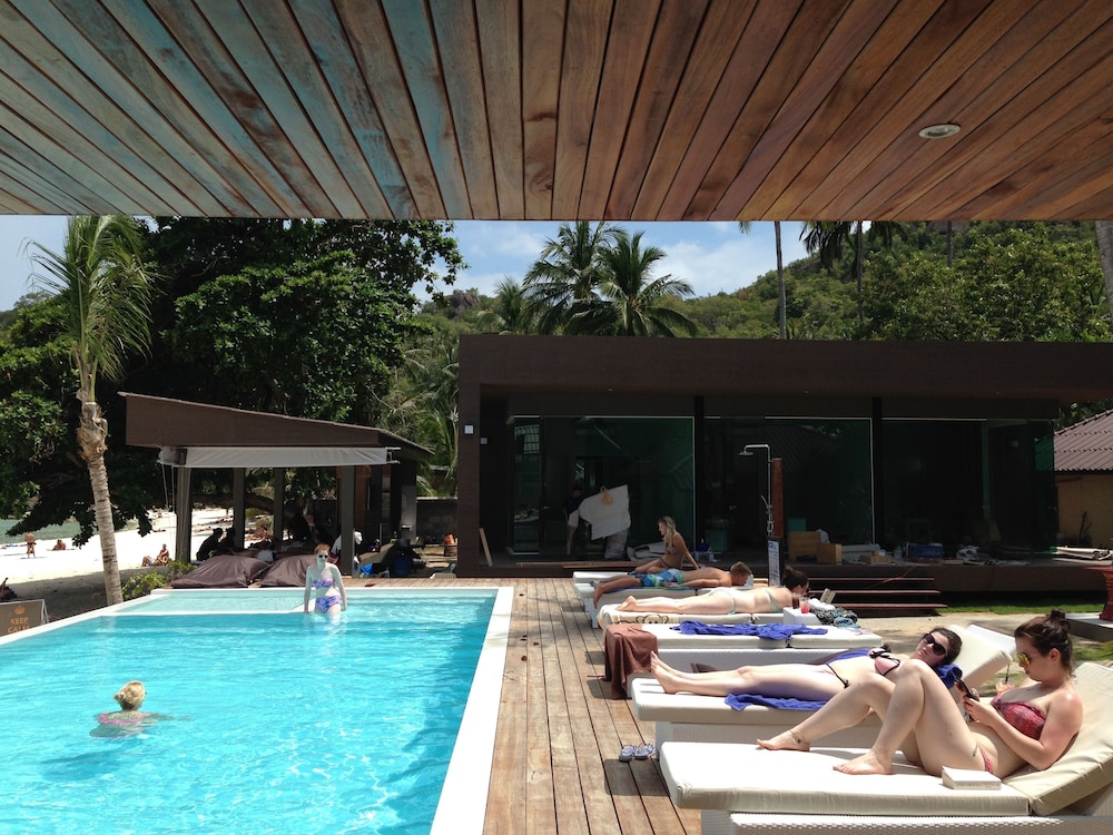 Silver Beach Resort 48/65