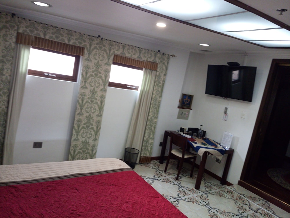 Bogota Bed And Breakfast Inn 51/56