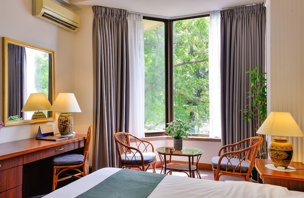 The Spring Hotel 37/56