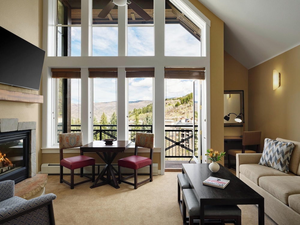 Hyatt Mountain Lodge 24/49
