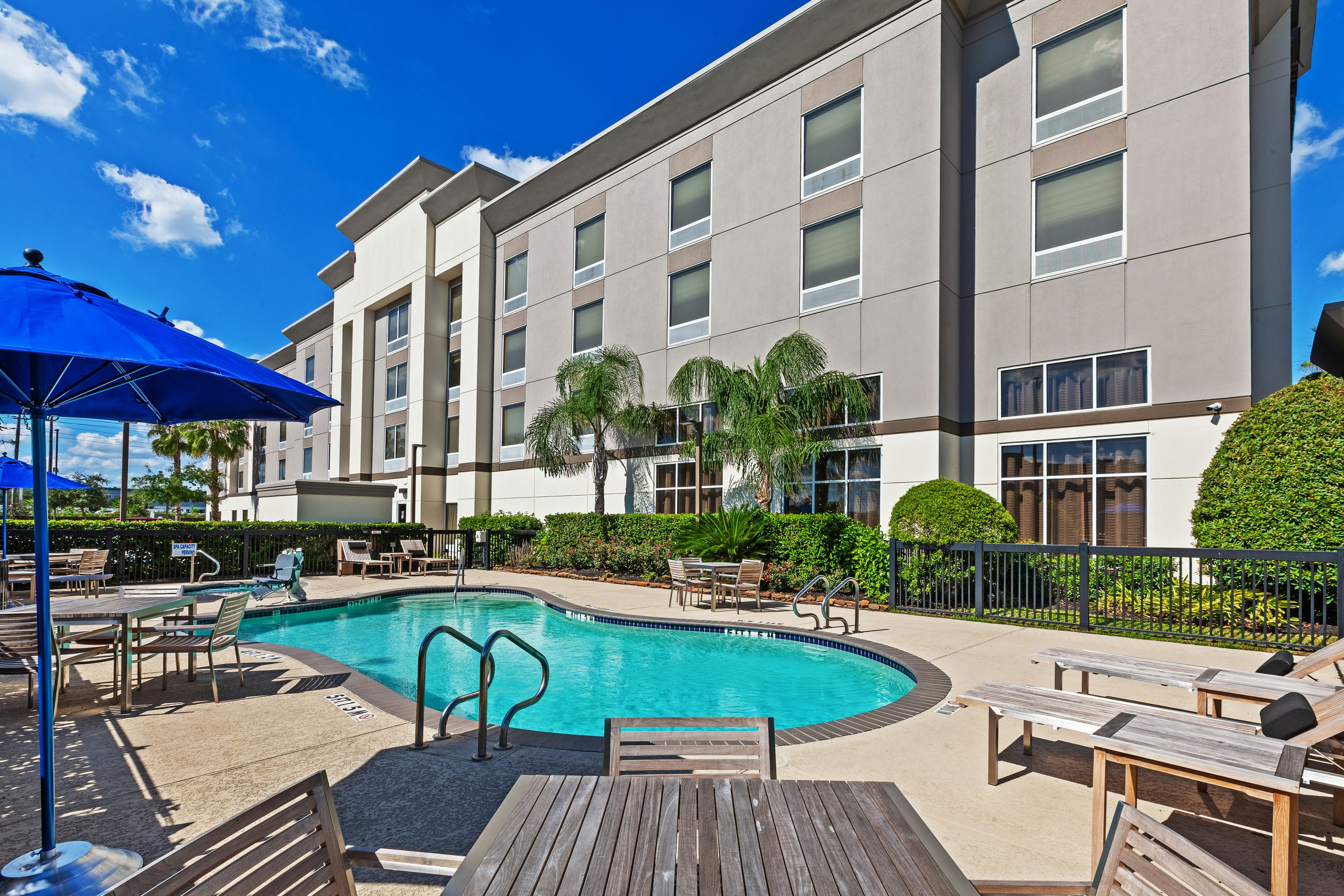 Hampton Inn and Suites Houston-Bush Intercontinental Airport 30/30