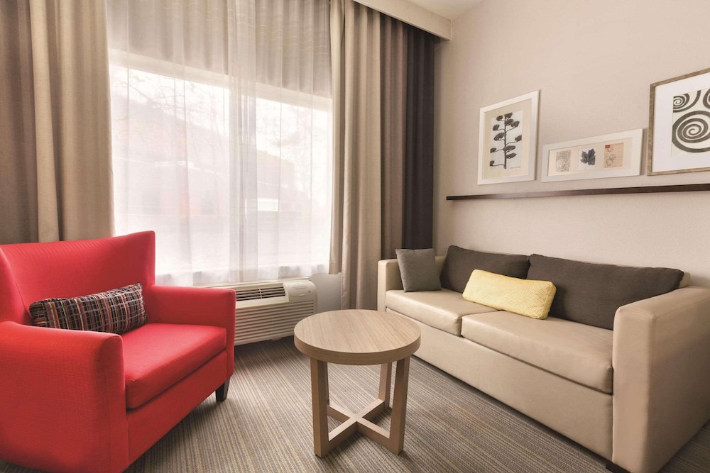 Country Inn & Suites By Radisson Fresno North CA 37/52